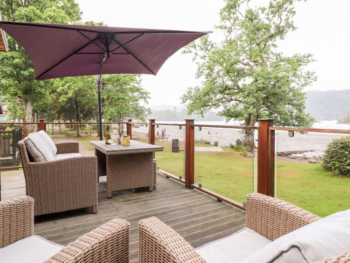 Loubi's Lakeside Lodge, Bowness-On-Windermere