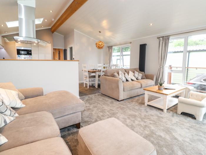 Loubi's Lakeside Lodge, Bowness-On-Windermere