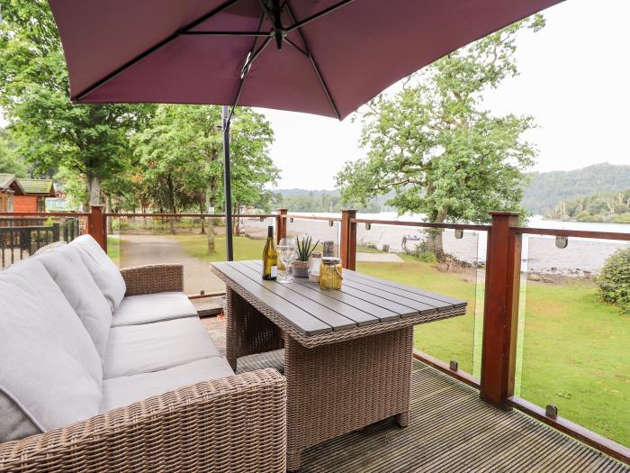 Loubi's Lakeside Lodge, Bowness-On-Windermere