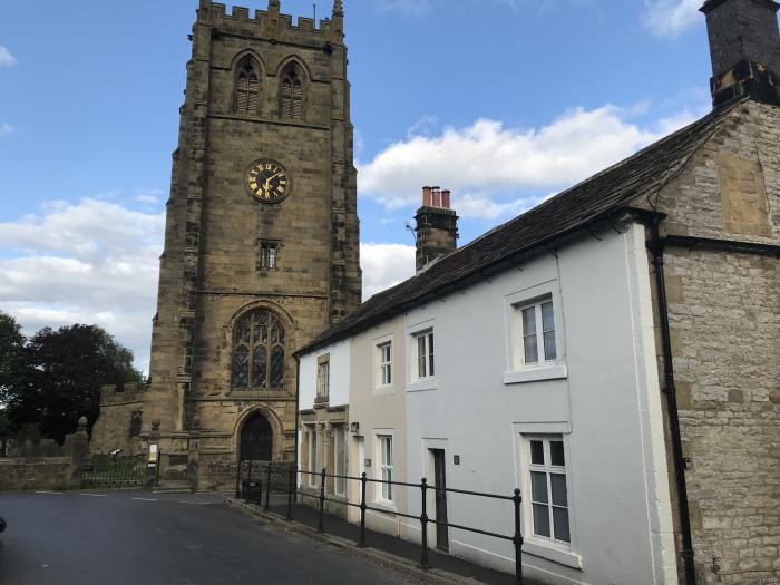 Hunters Cottage in Youlgreave, Peak District. Terraced. Character. Woodburner. Pet-friendly. 3-beds.