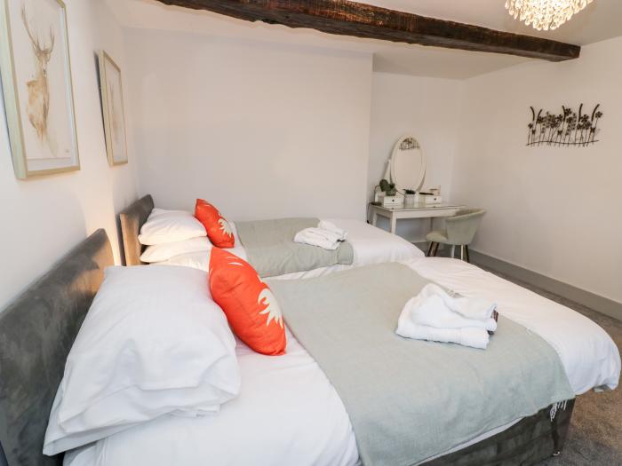 The Fox, Bridgnorth, Shropshire. Ground-floor apartment. Stylish interior. Open-plan. Smart TV. WiFi