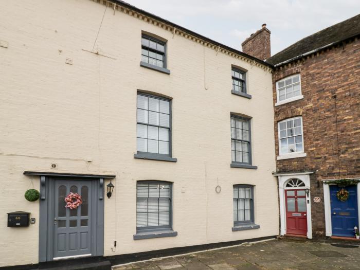 The Fox, Bridgnorth, Shropshire. Ground-floor apartment. Stylish interior. Open-plan. Smart TV. WiFi