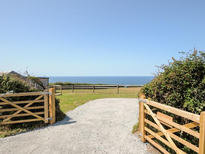 Lundy View Chalet, Widemouth Bay, Cornwall. Single-storey. Detached. Superb sea views. Pet-friendly.