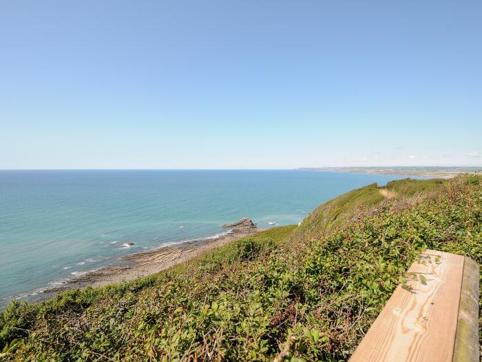 Lundy View Chalet, Widemouth Bay, Cornwall. Single-storey. Detached. Superb sea views. Pet-friendly.