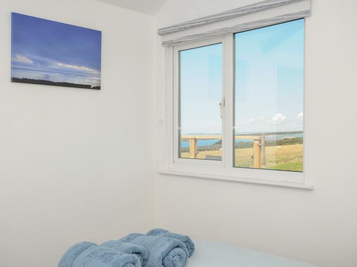 Lundy View Chalet, Widemouth Bay, Cornwall. Single-storey. Detached. Superb sea views. Pet-friendly.