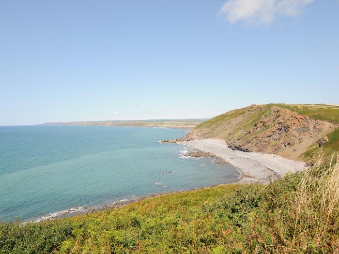 Lundy View Chalet, Widemouth Bay, Cornwall. Single-storey. Detached. Superb sea views. Pet-friendly.