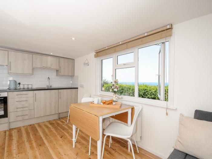 Lundy View Chalet, Widemouth Bay, Cornwall. Single-storey. Detached. Superb sea views. Pet-friendly.