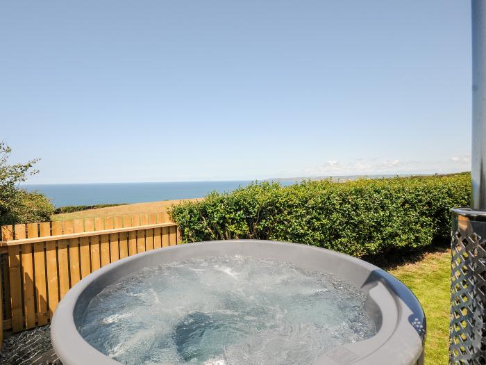 Lundy View Chalet, Widemouth Bay, Cornwall. Single-storey. Detached. Superb sea views. Pet-friendly.