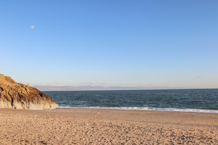 Moondunes - Pwllheli, Chwilog