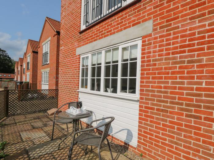 George House in Stalham, Norfolk, East Anglia. En-suite master bedroom. Smart TV. Close to amenities