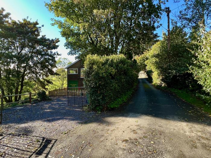 Pant Golau House, Llanbedr, Gwynedd, dog-friendly, close to beach, in Snowdonia National Park, 4beds