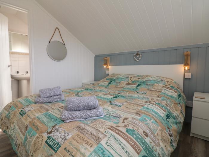 La Bella Vista, Kilkhampton, Cornwall. Decking with furniture. Off-road parking. Pet-friendly.