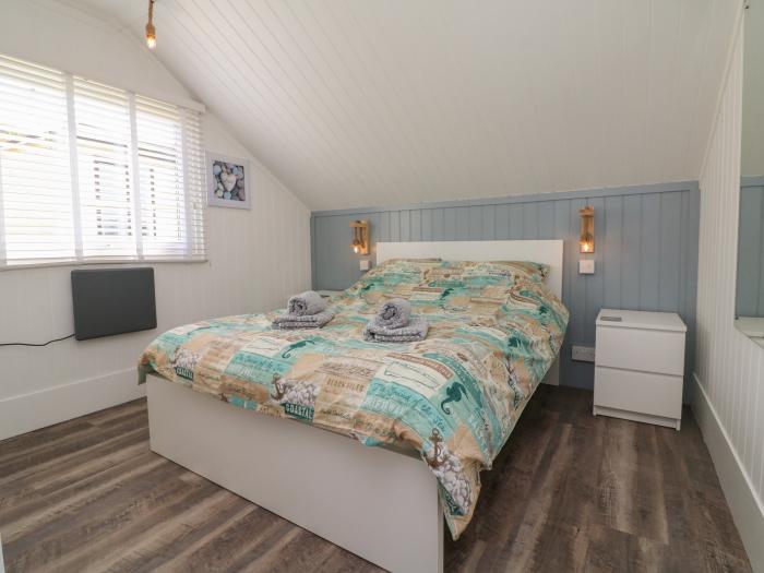 La Bella Vista, Kilkhampton, Cornwall. Decking with furniture. Off-road parking. Pet-friendly.