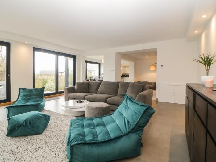 2 White Rock Court, Paignton