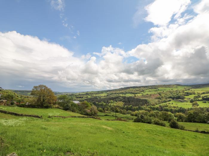 Nook Farm Holiday Cottage, Stocksbridge, South Yorkshire. Three-bedroom home with countryside views.