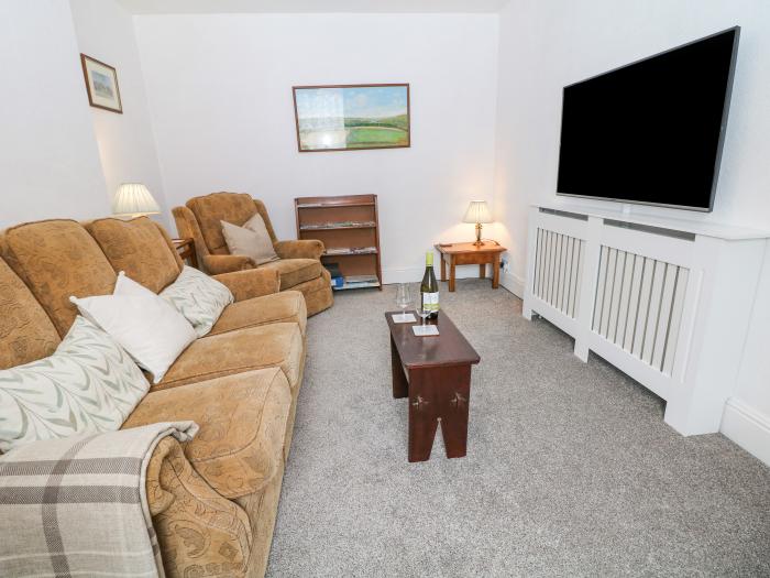 Nook Farm Holiday Cottage, Stocksbridge, South Yorkshire. Three-bedroom home with countryside views.