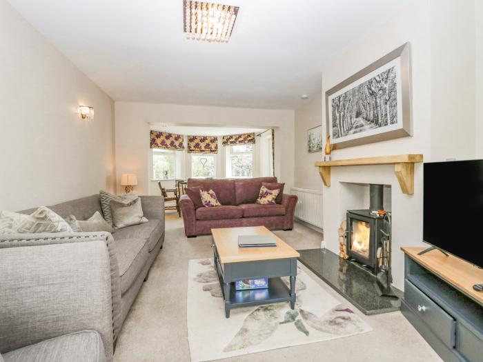 Holme Fell, Coniston, Cumbria, woodburning stove, pet-friendly, close to amenities and a lake, 4bed.