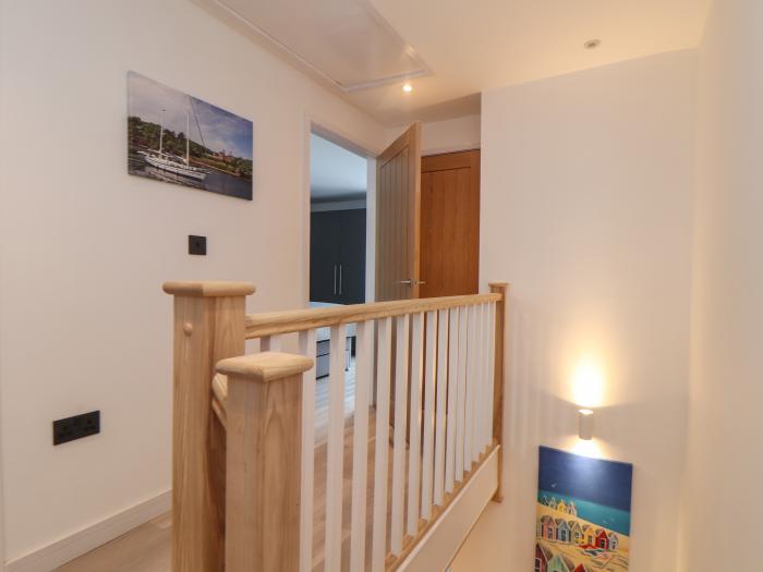 Sailors, Falmouth, Cornwall. Set over 3 floors. Open-plan living space. Woodburning stove. En-suites