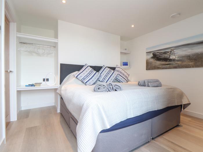 Sailors, Falmouth, Cornwall. Set over 3 floors. Open-plan living space. Woodburning stove. En-suites