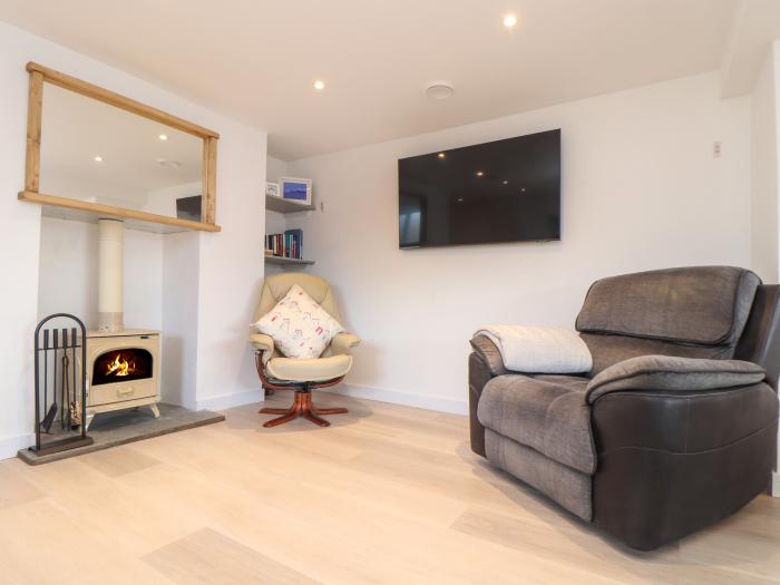 Sailors, Falmouth, Cornwall. Set over 3 floors. Open-plan living space. Woodburning stove. En-suites