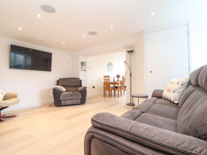 Sailors, Falmouth, Cornwall. Set over 3 floors. Open-plan living space. Woodburning stove. En-suites