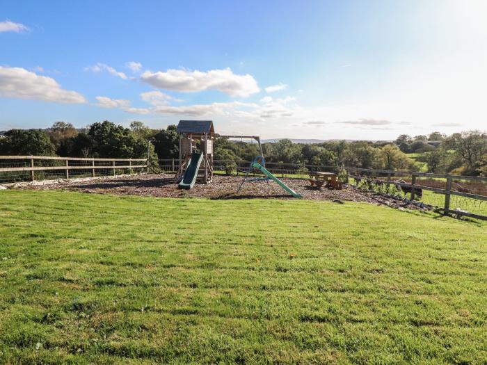 Grains Barn Farm, Fence, Lancashire. Close to amenities. Smart TV. Woodburning stove. Large. Garden.