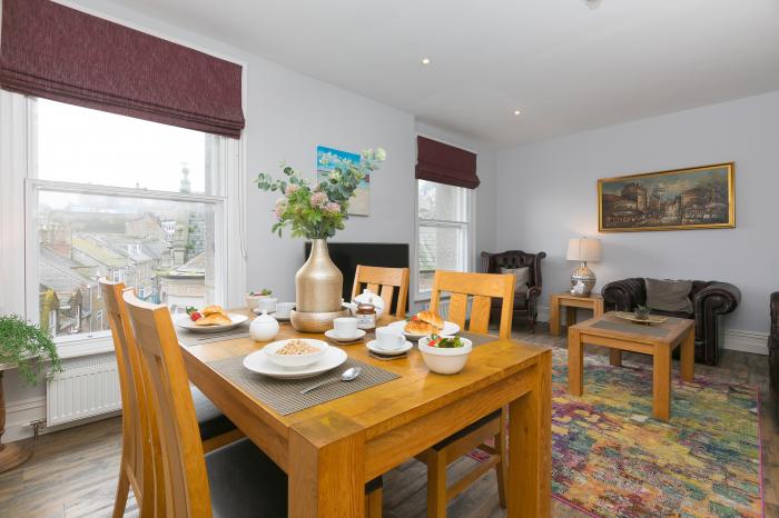 Arghanti, St Ives, 2-bedrooms, open-plan living, off-road parking, Smart TV, DVD player, sea vistas.