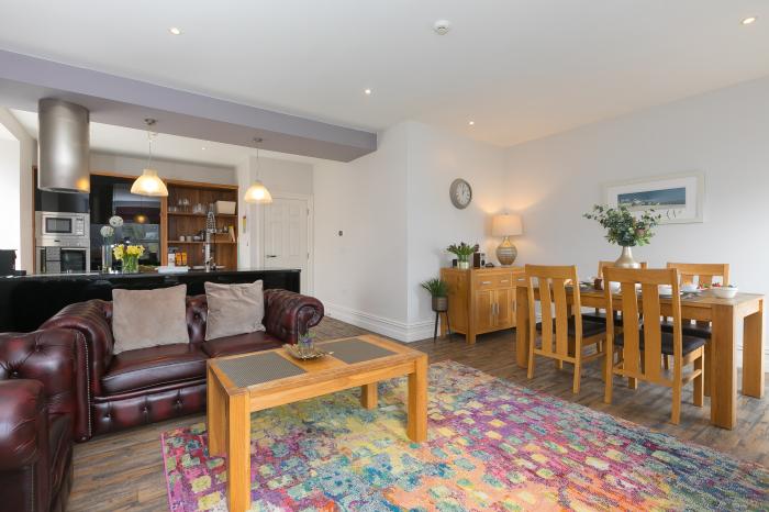 Arghanti, St Ives, 2-bedrooms, open-plan living, off-road parking, Smart TV, DVD player, sea vistas.