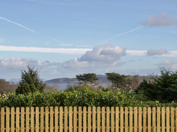 Top Of The Lane Luxury Holiday Apartment, Benllech