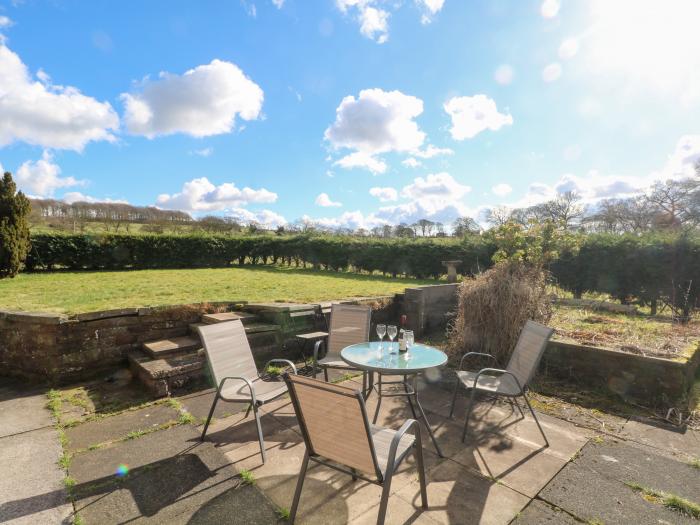 Hawksbridge Bungalow, Staffordshire, Near Leek, Near a National Park, Peak District, Open-plan, WiFi