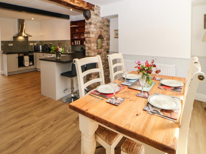 Kilderkin in Bedale, North Yorkshire. Two-bedroom cottage with original features. Close to amenities