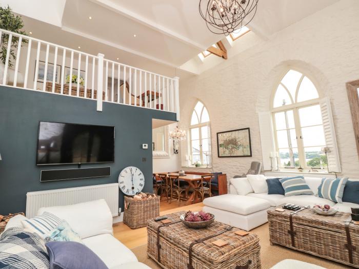 The Old Chapel, in Dittisham, Devon. Smart TV. Open-plan. Historic. River views. Close to amenities.