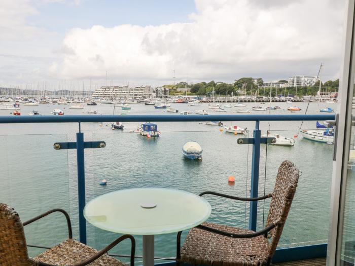 Habourside Cottage, Plymouth, Devon. Three-bedroom home with fabulous sea views. Close to amenities.