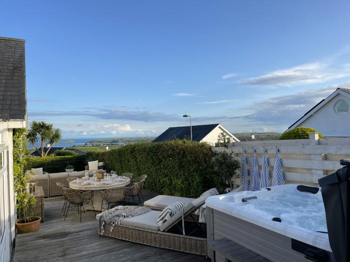 Trem Ynys nr Abersoch, Gwynedd. Gorgeous holiday home with five bedrooms. Panoramic sea views. WiFi.