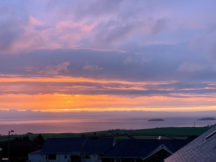 Trem Ynys nr Abersoch, Gwynedd. Gorgeous holiday home with five bedrooms. Panoramic sea views. WiFi.