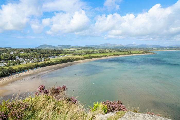 Trem Ynys nr Abersoch, Gwynedd. Gorgeous holiday home with five bedrooms. Panoramic sea views. WiFi.