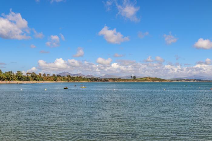 Trem Ynys nr Abersoch, Gwynedd. Gorgeous holiday home with five bedrooms. Panoramic sea views. WiFi.