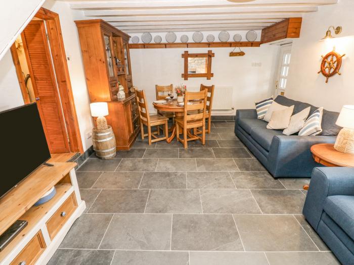 Dunnock Cottage, Broad Haven,Pembrokeshire. Woodburning stove. Coastal. Beach near. Enclosed garden.