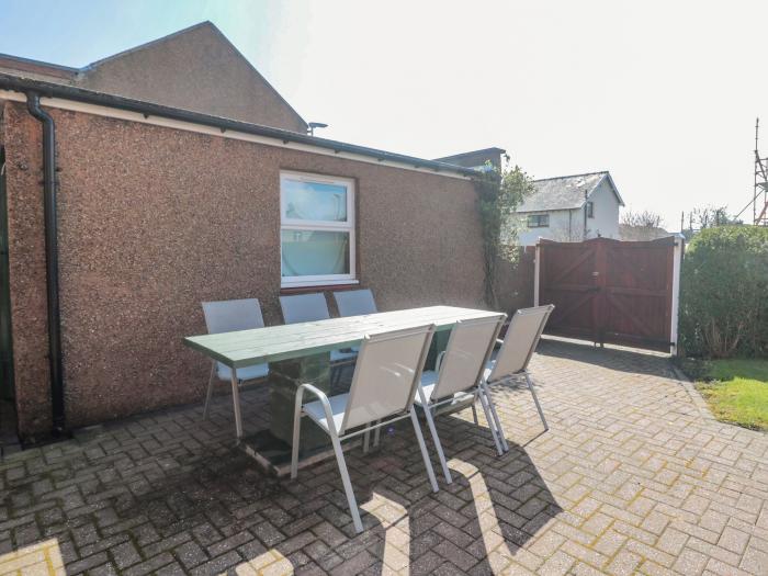 34 Bisley Road, Amble, Northumberland, pet-friendly, woodburning stove, roadside parking, travel cot