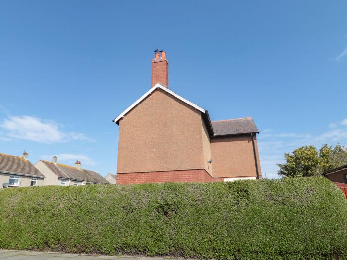 34 Bisley Road, Amble, Northumberland, pet-friendly, woodburning stove, roadside parking, travel cot