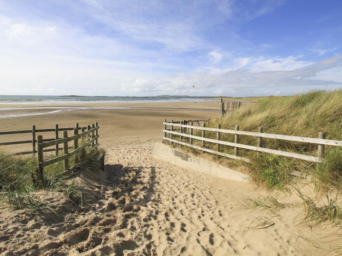 Trem-y-Mor, Rhosneigr