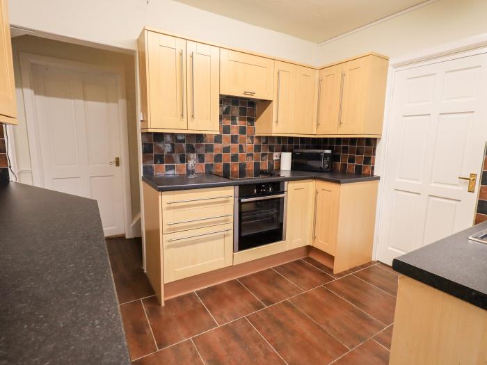 6 Calgarth View, in Windermere, Cumbria. Amenities nearby. Off-road parking. Pet-friendly. Smart TV.