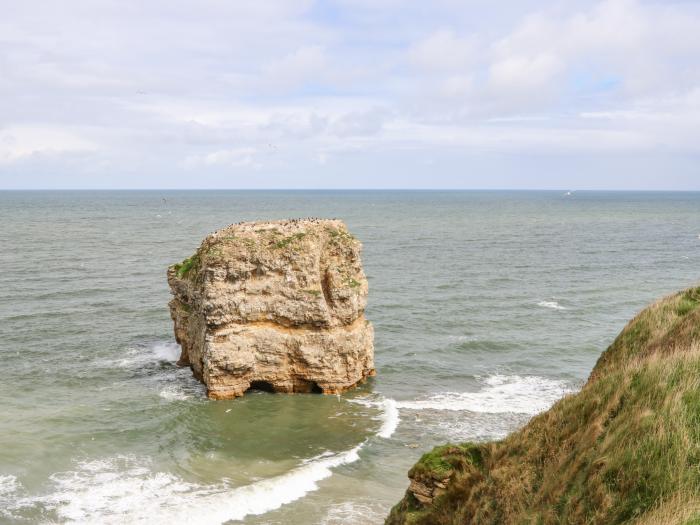 Sea View Cottage, South Shields, Tyne and Wier, close to a beach, close to pub, eateries, parking.