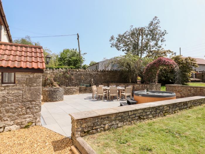 Nempnett Farmhouse, near Blagdon, Somerset. In AONB. Five-bedroom home, ideal for families. Hot tub.