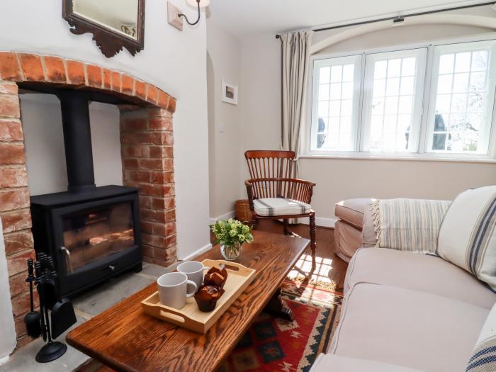 The Alms Houses in Tewkesbury, Gloucestershire. Pet-friendly, serene location and distant hill views