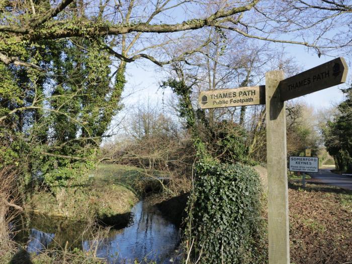 Bridge House, Cotswold Water Park