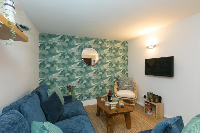 Dream Achieved, St Ives, Cornwall, close to amenities and the beach, stylish, first-floor apartment.