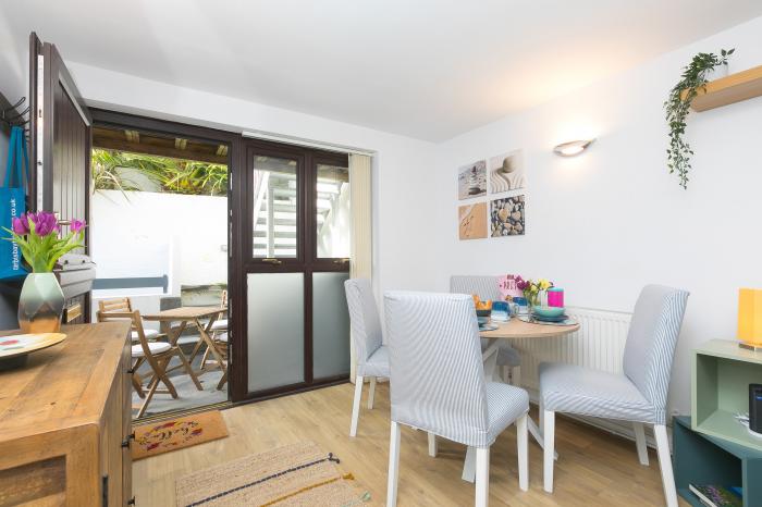 Dream Achieved, St Ives, Cornwall, close to amenities and the beach, stylish, first-floor apartment.