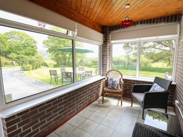 Erw Lon in Rhydyfelin near Aberystwyth, Ceredigion. Spacious grounds. Child-friendly. Ample parking.