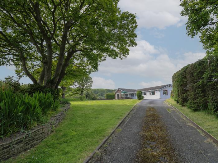 Erw Lon in Rhydyfelin near Aberystwyth, Ceredigion. Spacious grounds. Child-friendly. Ample parking.